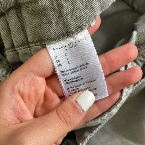 Khaki shorts - Picture 4 of 4